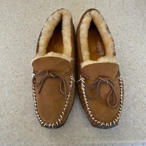 Duluth trading men’s size 14 genuine, shearling lining leather tops, slippers